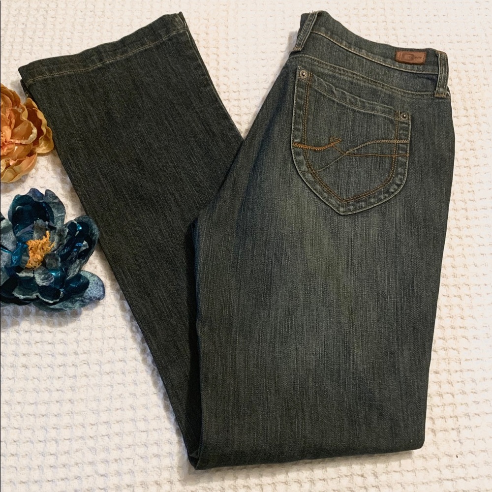 DKNY Mediums Wash SoHo Bootcut Jeans. Size 2.